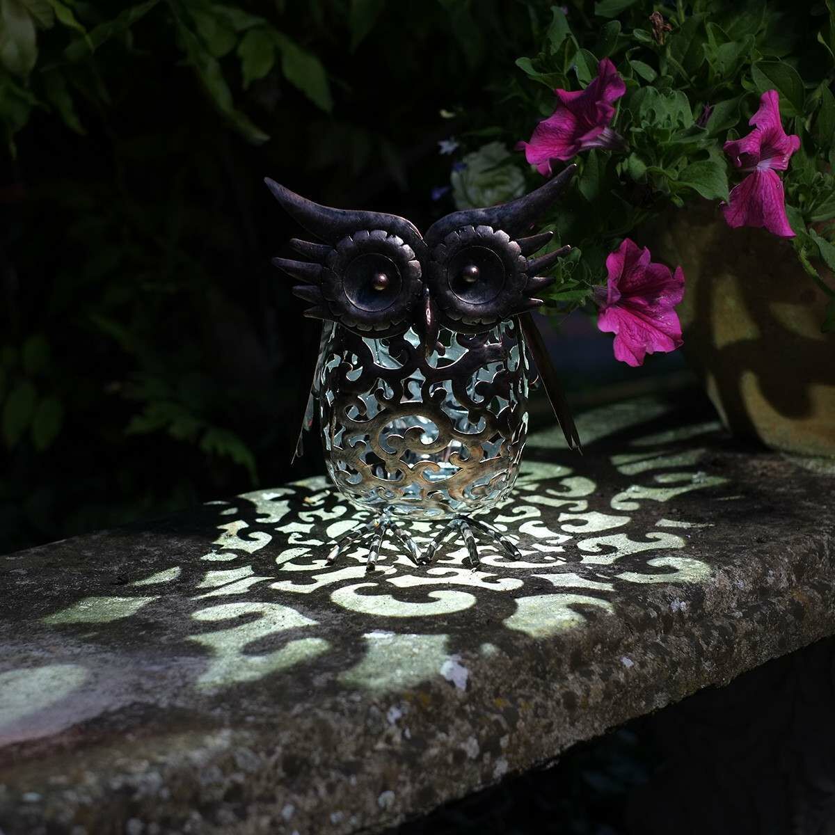 Solar Novelty Owl Light image 2