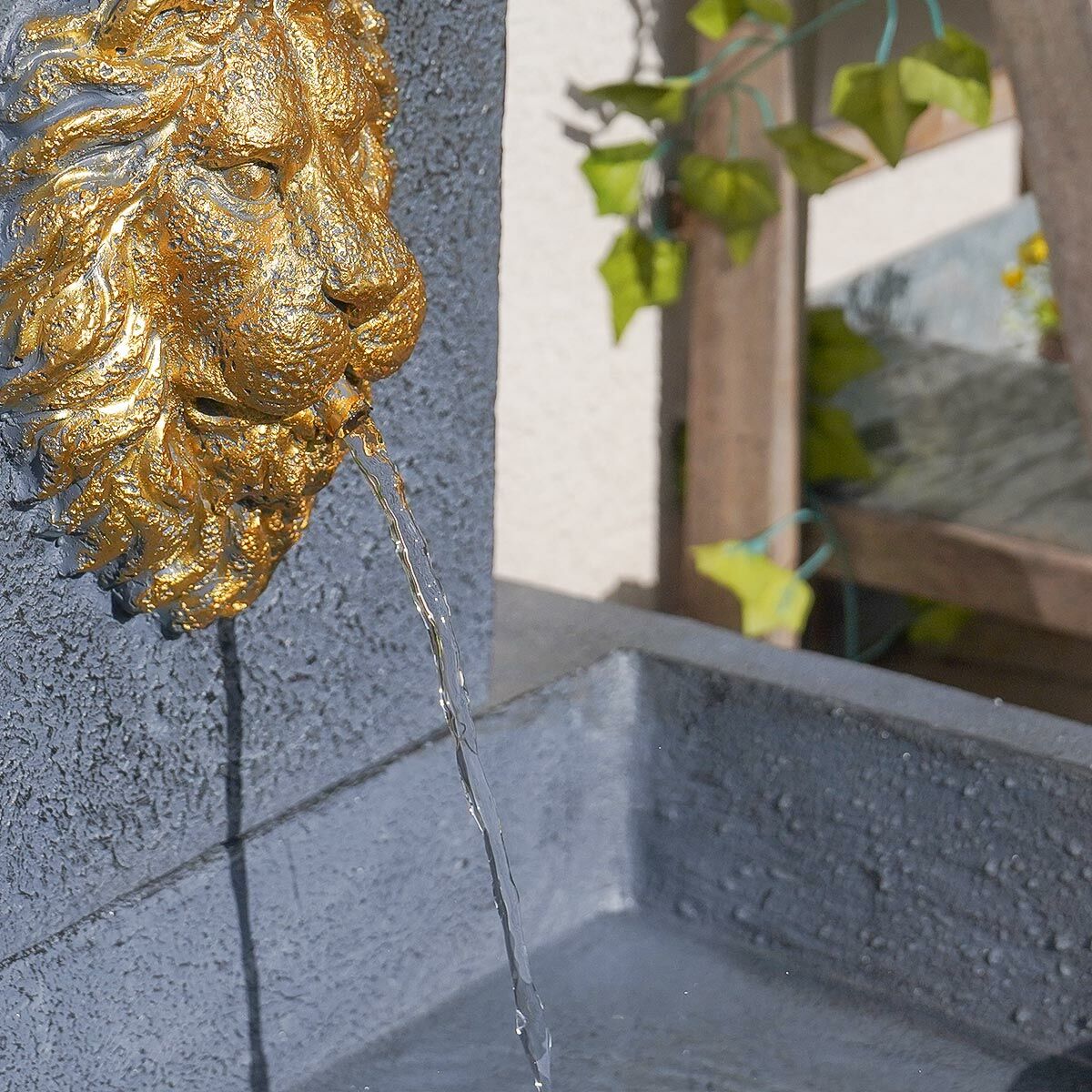Solar Lions Head Water Feature image 2