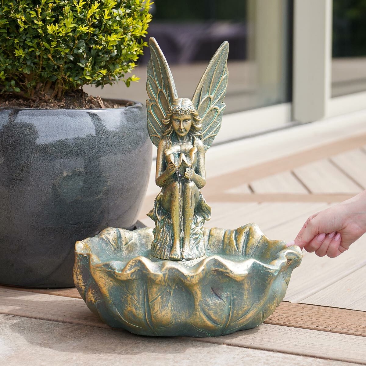 Solar Fairy with Leaf Water Feature image 1