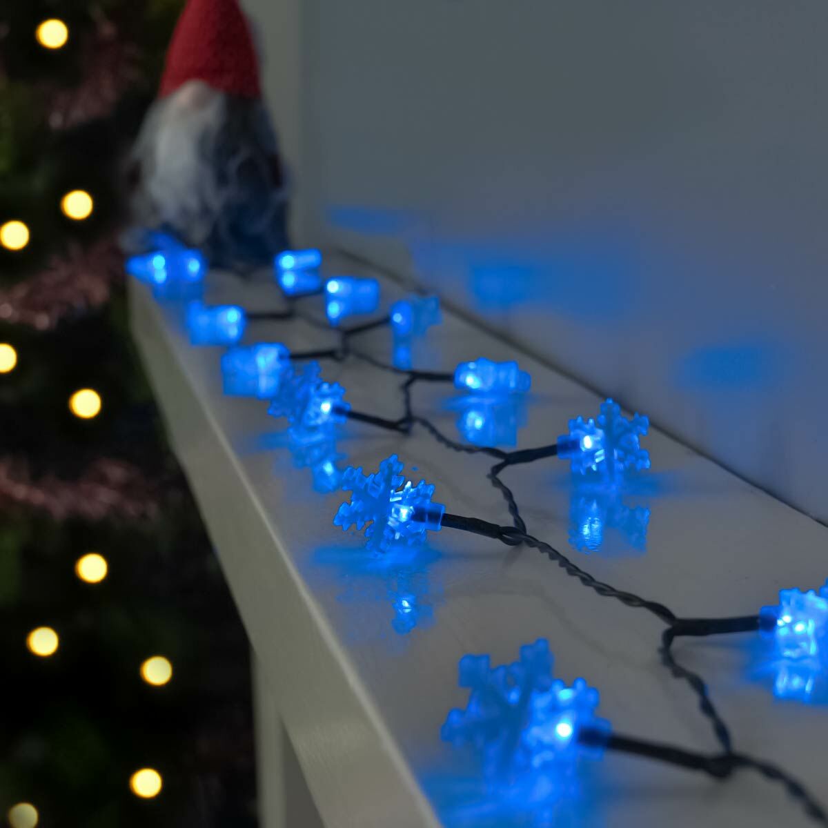 5m Indoor & Outdoor Battery Snowflake Fairy Lights, Blue LEDs, Green Cable image 5