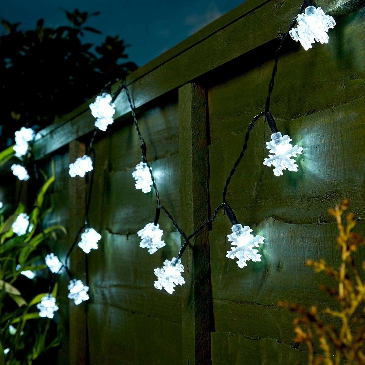 5m Indoor & Outdoor Battery Snowflake Fairy Lights, Green Cable image 2