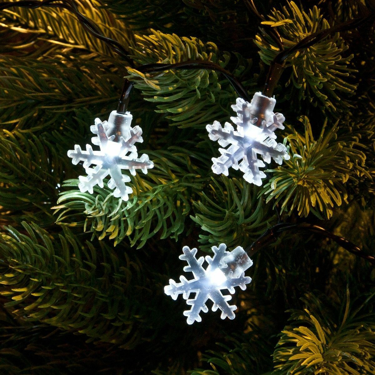 5m Indoor & Outdoor Battery Snowflake Fairy Lights, Green Cable image 6