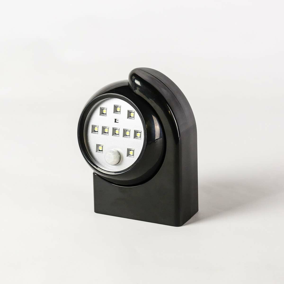 Outdoor Battery Operated Security Light with PIR Sensor image 4