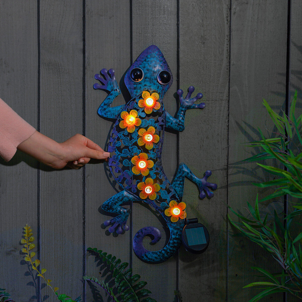 Solar Metal Gecko Fence Decoration Light image 3