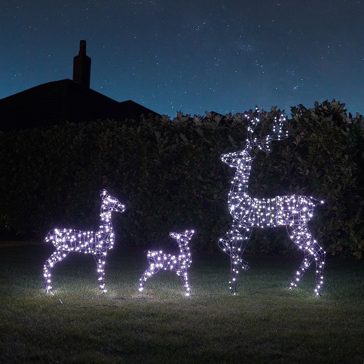 Connectable Outdoor Light up Reindeer Family with Remote Control - Adjustable Colours image 4