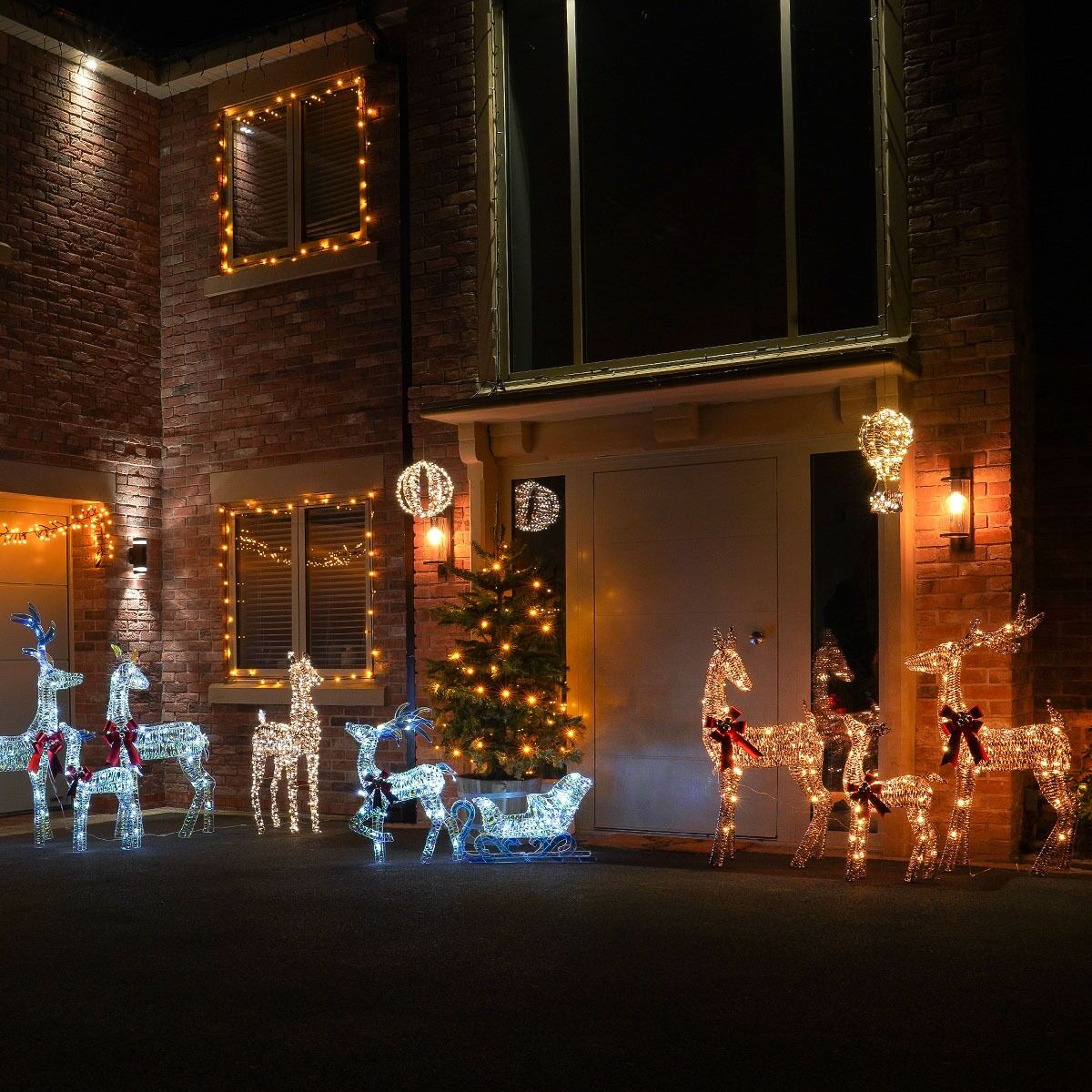 1.2m Outdoor Iridescent Reindeer & Sleigh Christmas Figure Set image 8